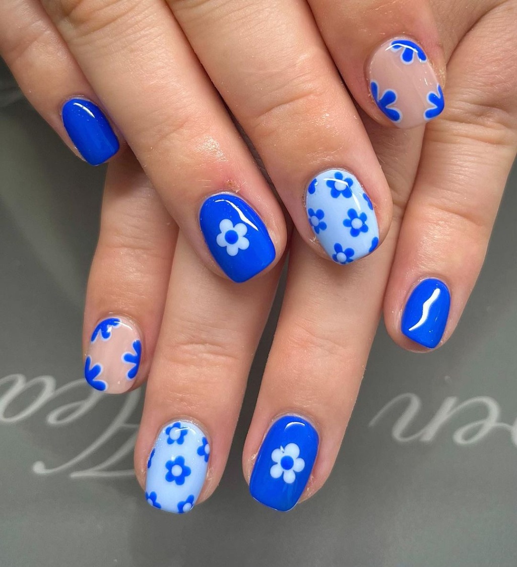simple flower design nails Niche Utama Home  Flower Nail Designs to Rock No Matter the Season