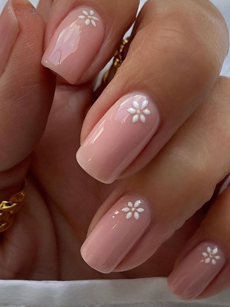 simple flower design nails Niche Utama Home + Simple Flower Nail Designs for a Perfectly Fresh Spring Look