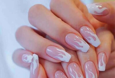 Get Noticed With These Chic Short Acrylic Nail Designs!