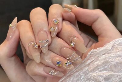 Sparkle Up Your Nails: Bling Designs For Your Perfect Manicure
